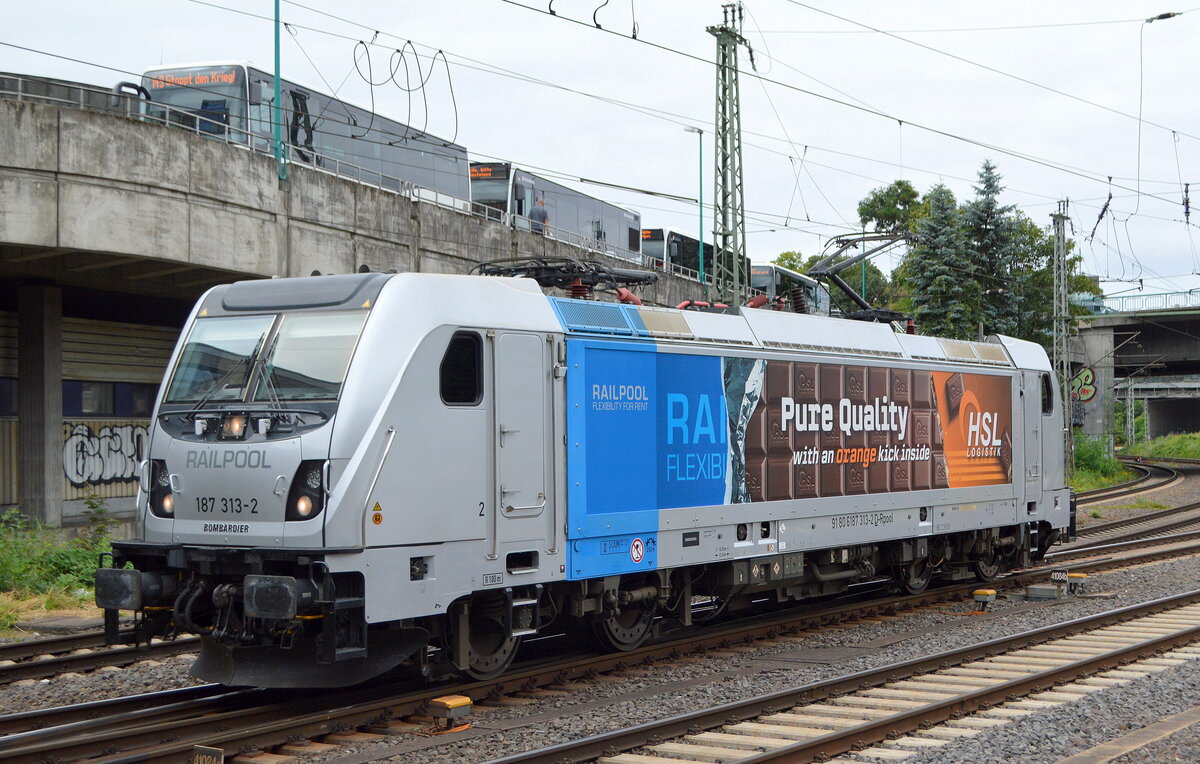 HSL Logistik GmbH, Hamburg [D] hat nun auch die angemietete Railpool Lok  187 313-2  [NVR-Nummer: 91 80 6187 313-2 D-Rpool] mit einer gelungenen Werbefolie versehen, hier am 22.07.22 beim Rangieren im Bahnhofsbereich Hamburg-Harburg.