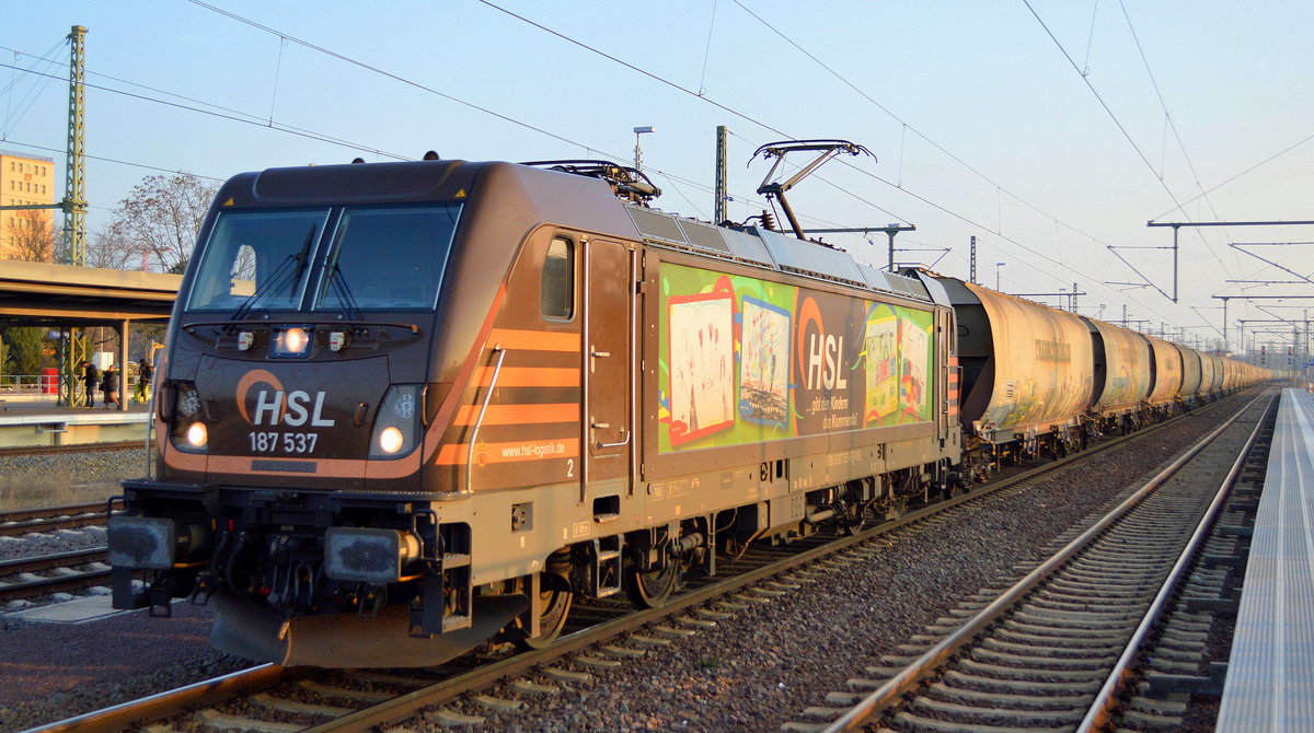 HSL Logistik GmbH mit  187 537  [NVR-Number: 91 80 6187 537-6 D-HSL] und Getreidezug am 21.03.19 Magdeburg Hbf. Grüße an den Tf !!!! 