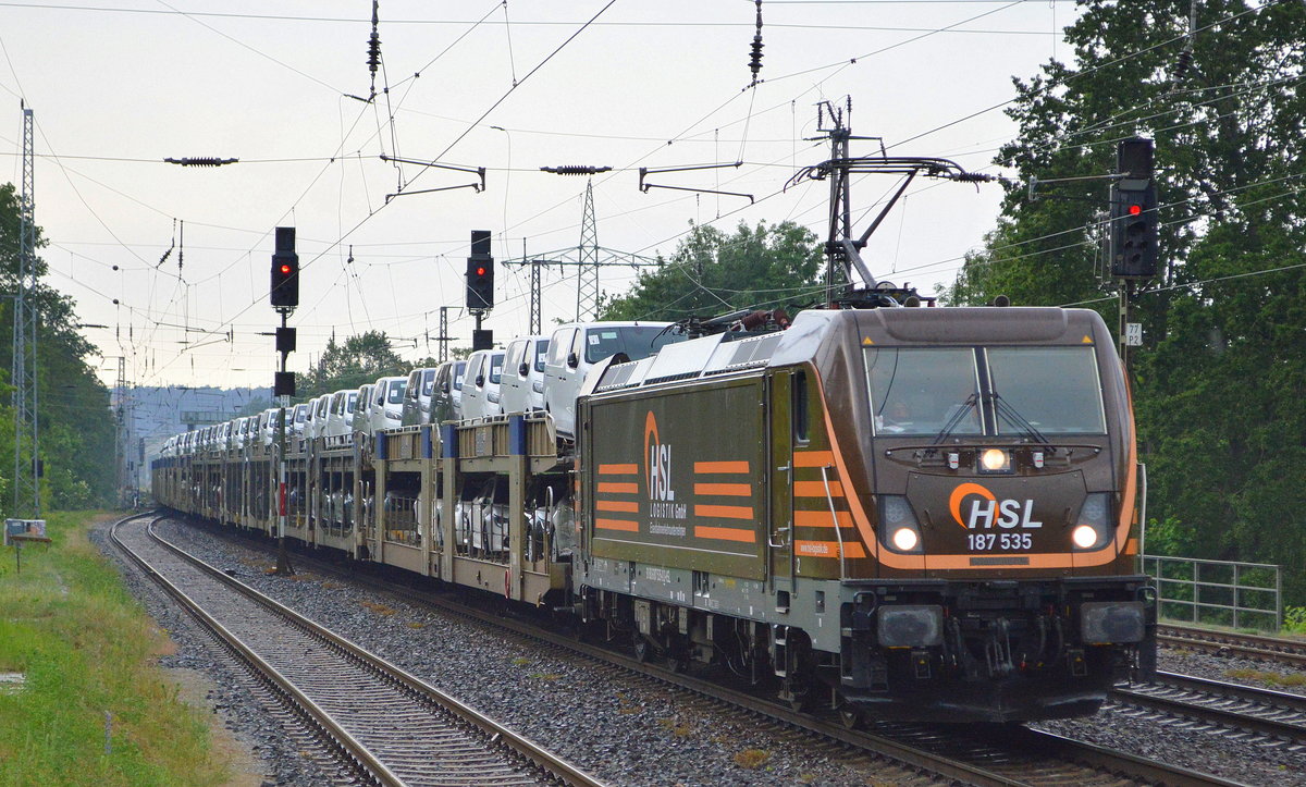 HSL Logistik GmbH mit  187 535  [NVR-Nummer: 91 80 6187 535-0 D-HSL) mit PKW-Transportzug am 06.06.19 Durchfahrt Bahnhof Saarmund.