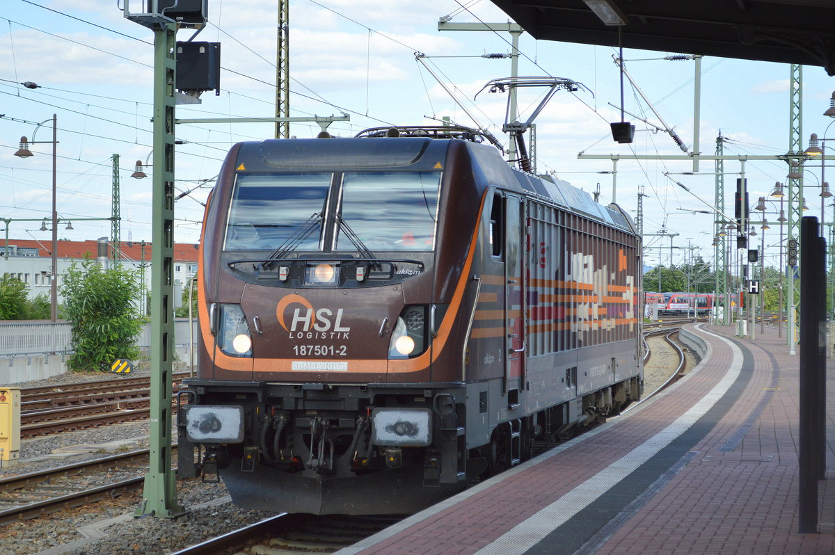 HSL Logistik GmbH mit der akiem   187 501-2  [NVR-Number: 91 80 6187 501-2 D-AKIEM] am 03.07.19 Durchfahrt Dresden Hauptbahnhof.