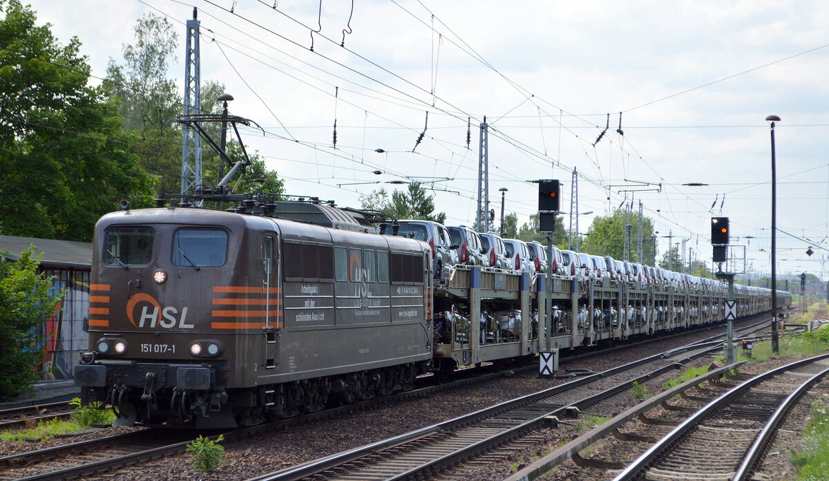 HSL mit  151 017-1  (NVR-Nummer:  91 80 6 151 017-1 D-HSL ) und PKW-Transportzug Richtung Frankfurt/Oder am 15.07.21 Berlin Hirschgarten.