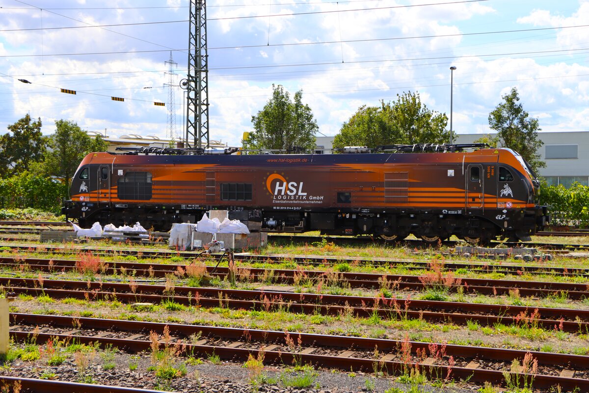 HSL Stadler Euro 9000 2019 314-4 am 29.08.26 in Hanau Hbf vom Bahnsteig aus fotografiert