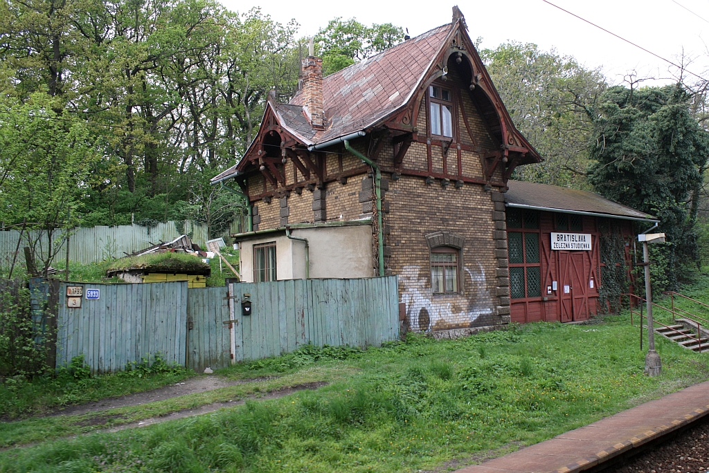 Hst. Bratislava Zelezna Studienka am 12.April 2014.