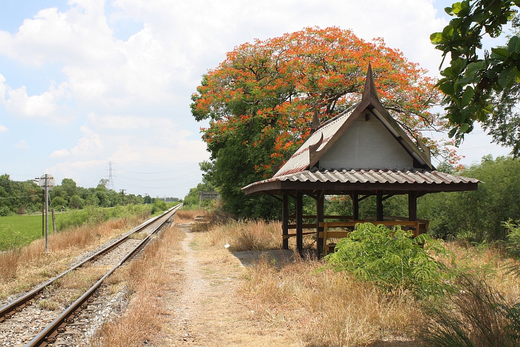 Hst. Phrong Akas, Blickrichtung Chachoengsao Junction, am 29.Mai 2013.