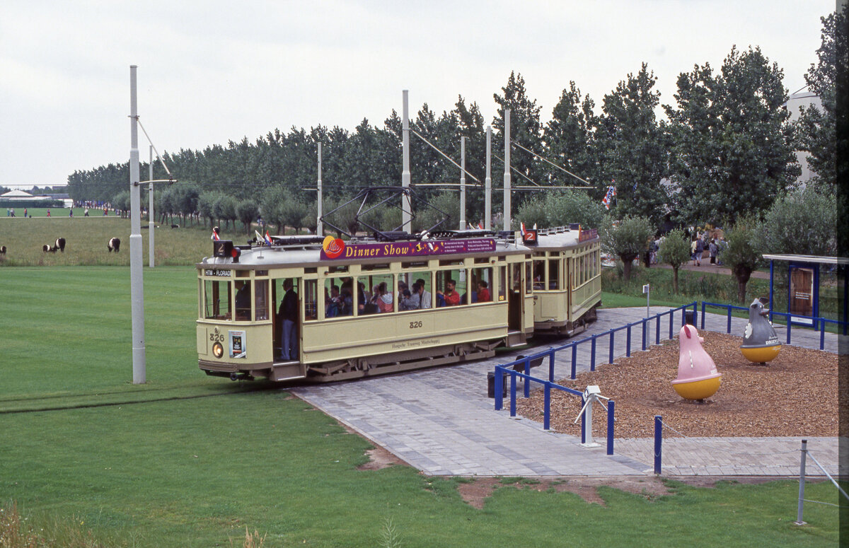 HTM 826 mit Beiwagen 780 im Einsatz auf der  Floriade  in Zoetermeer, 13.07.1992. Scanbild 5989, Fujichrome100.