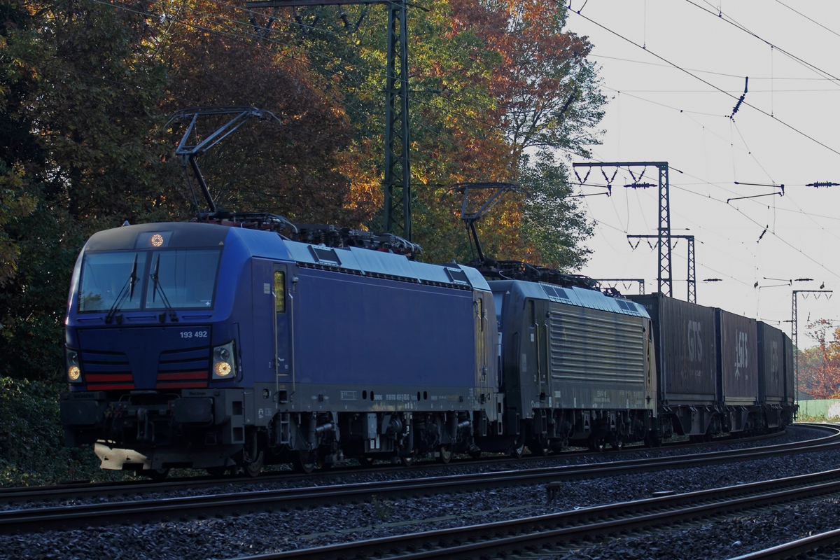 HUPAC 193 492 mit MRCE 189 109-2 in Duisburg Abzweig Lohtarstraße 28.10.2021