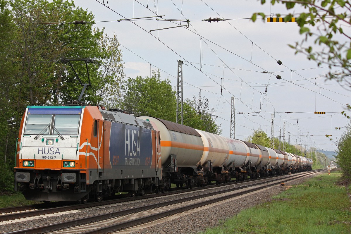 HUSA 185 613 am 1.5.13 mit einem Gaskesselzug auf dem Weg von Oberhausen-West nach Mnchsmnster in Menden.