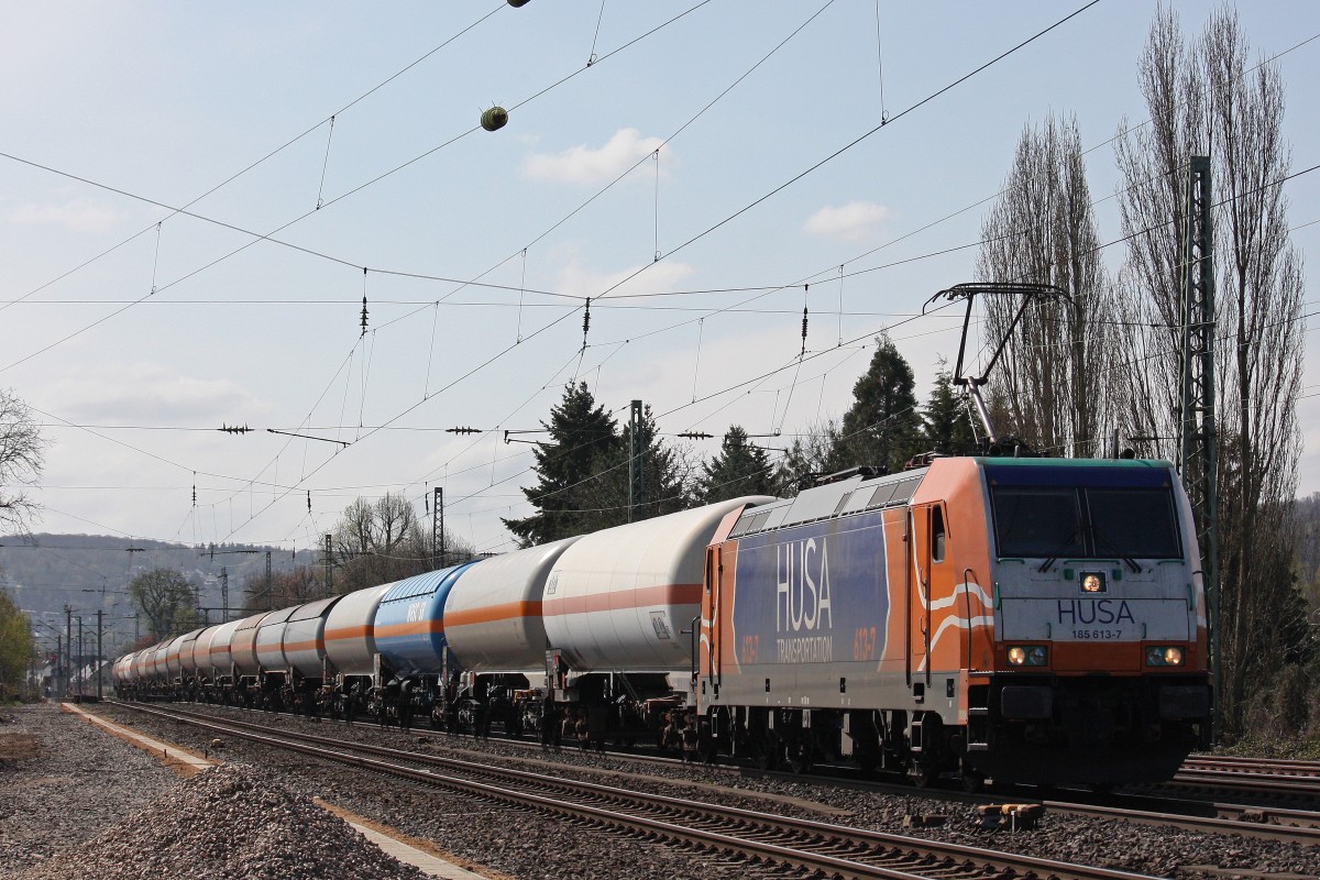 HUSA Transportation 185 613 am 20.4.13 mit einem Gaswagenzug von M�nchsm�nster nach Oberhausen-West in Unkel.