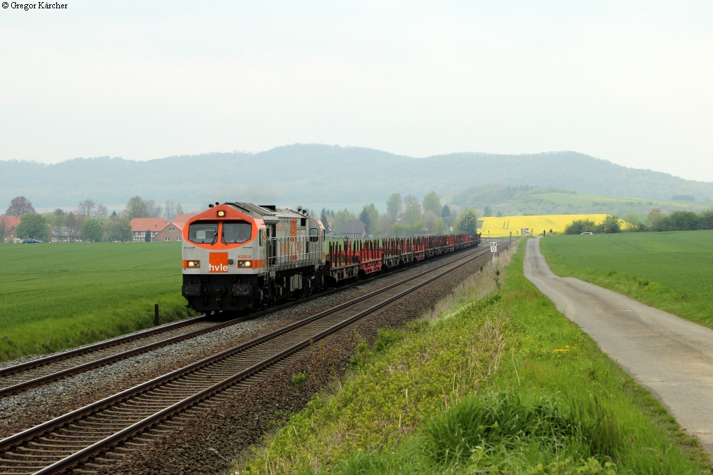 HVLE V 330.6 mit dem leeren Stahlzug nach Ilsenburg bei Heißum am 20.04.2014.