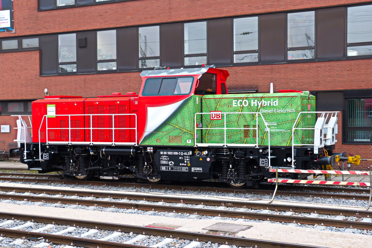 Hybridlok H3 1002 008-3 Nürnberg Hbf am 10.02.2018 vom Bahnsteig aus fotografiert