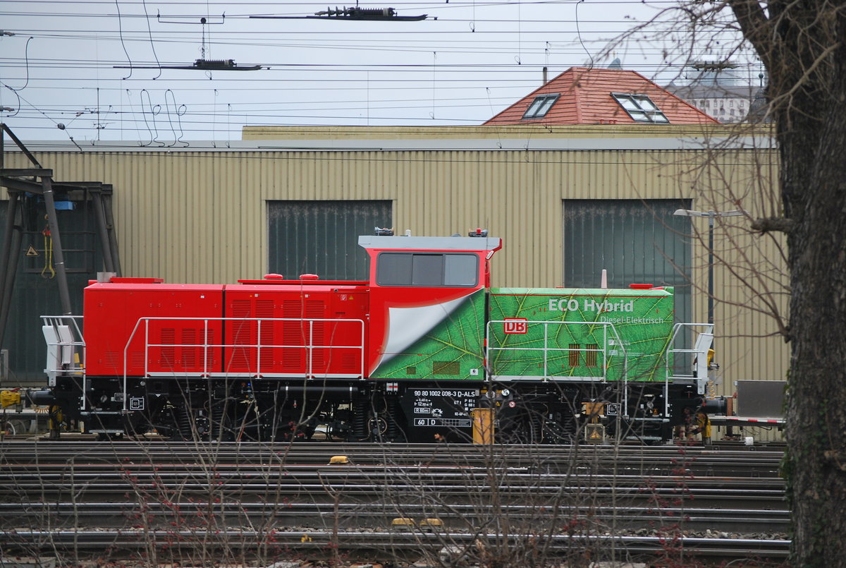 Hybridlok der Reihe 1002 im Bhf Würzburg abgestellt (26. Dezember 2016).