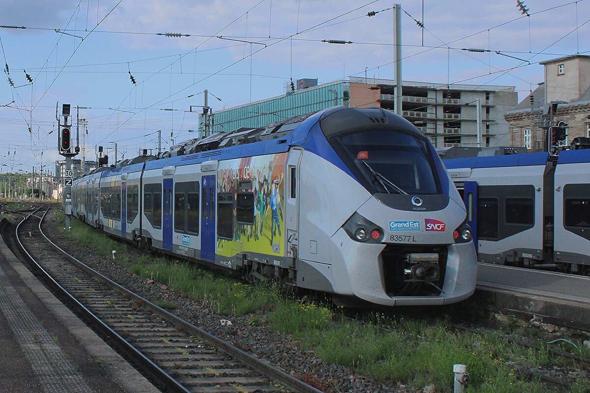 Hybridregiolis BiBi 83577 verlasst am 23 Ju8ni 2024 Strasbourg auf den Weg nach Nancy.