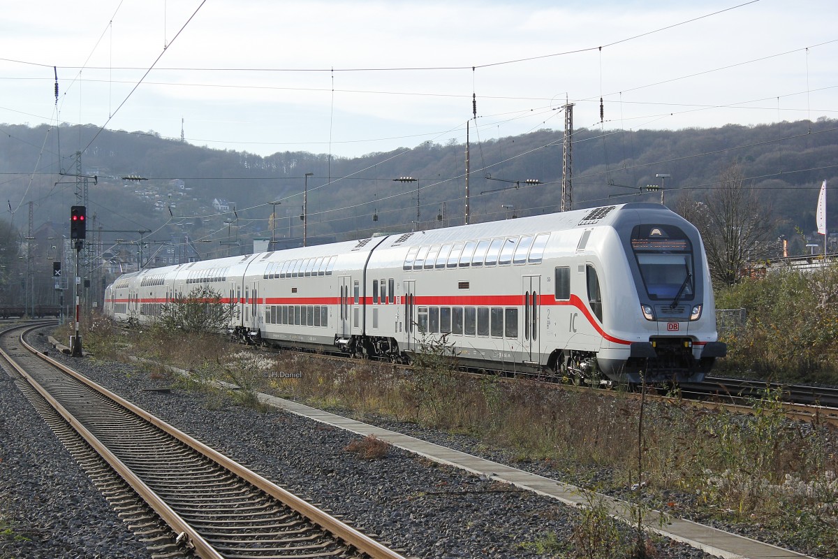 IC 2 Dostos Doppelstockwagen am Schluss des Zuges 146 553-3 als Testfahrt am 10.12.2015 in Wuppertal Steinbeck.