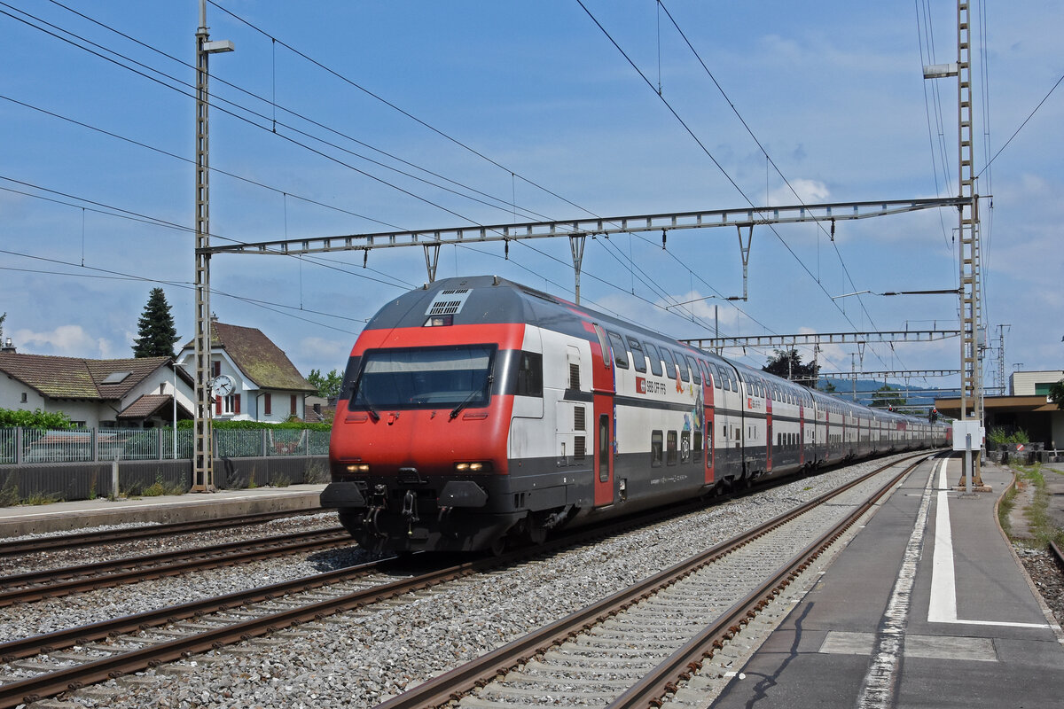 IC 2000 Steuerwagen Bt 50 85 26-94 901-3 durchfährt den Bahnhof Rupperswil. Die Aufnahme stammt vom 17.07.2021.
