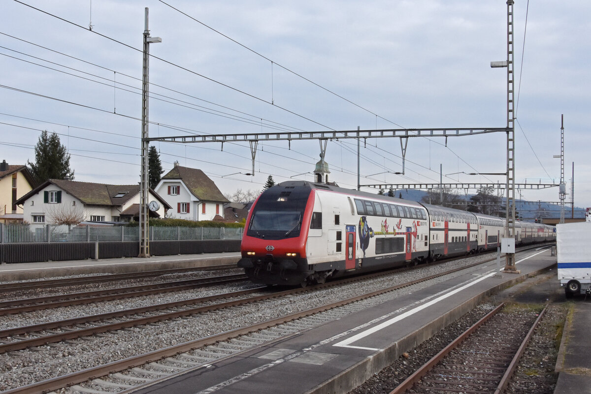 IC 2000 Steuerwagen Bt 50 85 26-94 926-0 durchfährt den Bahnhof Rupperswil. Die Aufnahme stammt vom 07.01.2022.