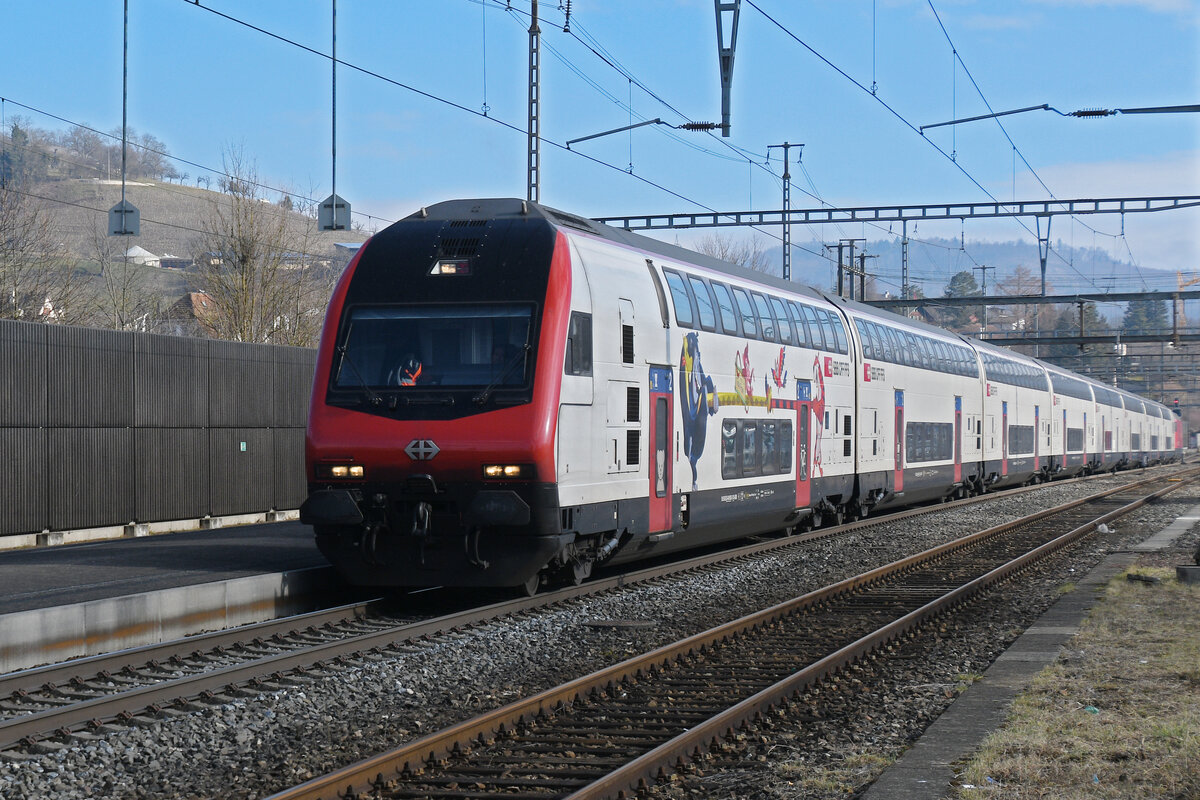 IC 2000 Steuerwagen Bt 50 85 26-94 903-9 durchfährt am 02.02.2026 den Bahnhof Gelterkinden.