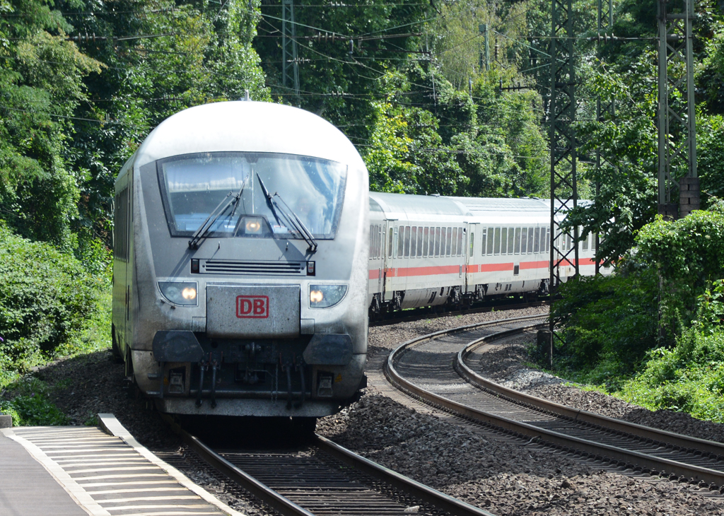 IC 2024 Passau - Hamburg bei der Einfahrt in den Bonner Hbf - 07.08.2014