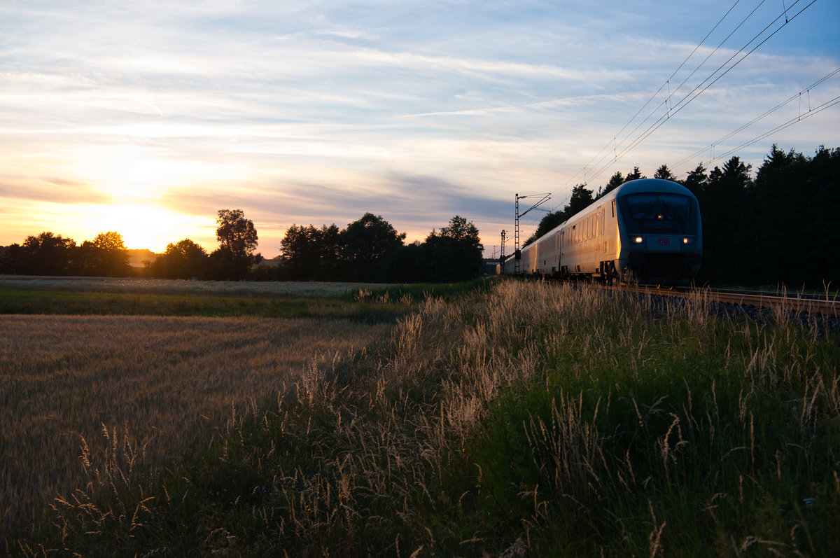 IC 2027 (Hamburg-Altona - Passau Hbf) bei Postbauer-Heng, 04.07.2019