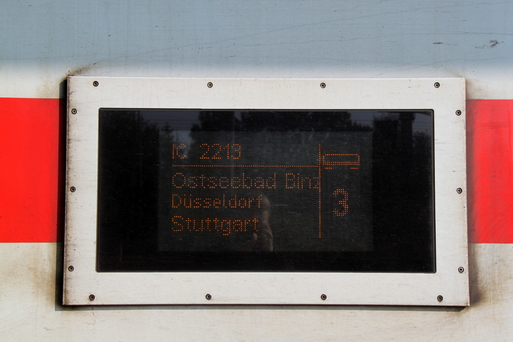 IC 2213 von Ostseebad Binz nach Stuttgart Hbf stand am 05.10.2014 von 12:19-12:43 Uhr im Rostocker Hbf.