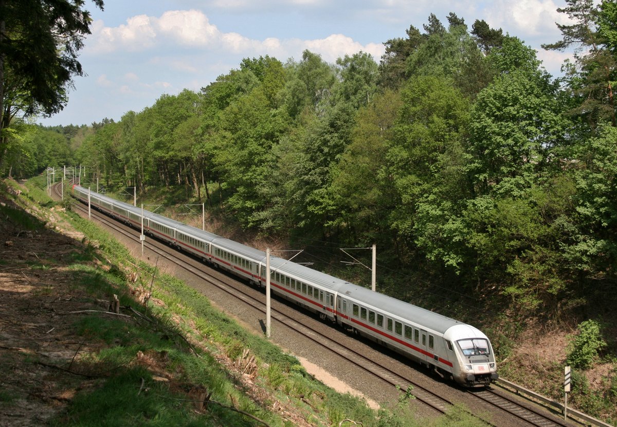 IC 2216 (Stuttgart Hbf–Kln–Greifswald) am 11.05.2016 zwischen Klecken und Hittfeld