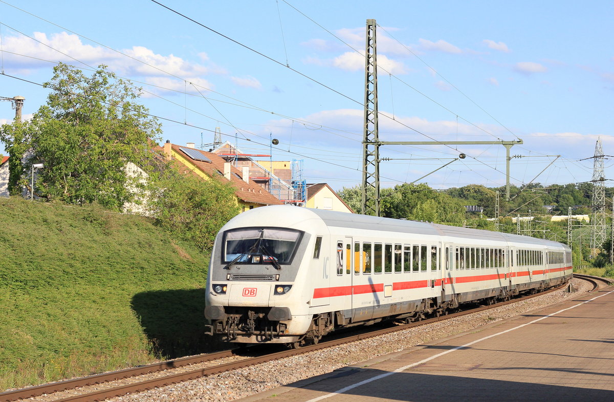 IC 2262 München-Karlsruhe am 11.07.2020 in Asperg. Wegen Bauarbeiten werden alle Fernzüge bis Oktober zwischen Stuttgart und Vaihingen Enz. bzw. darüber hinausgehend bis Mannheim über unter anderem Stuttgart - Bietigheim-Bissingen - Vaihingen/enz umgeleiten. 