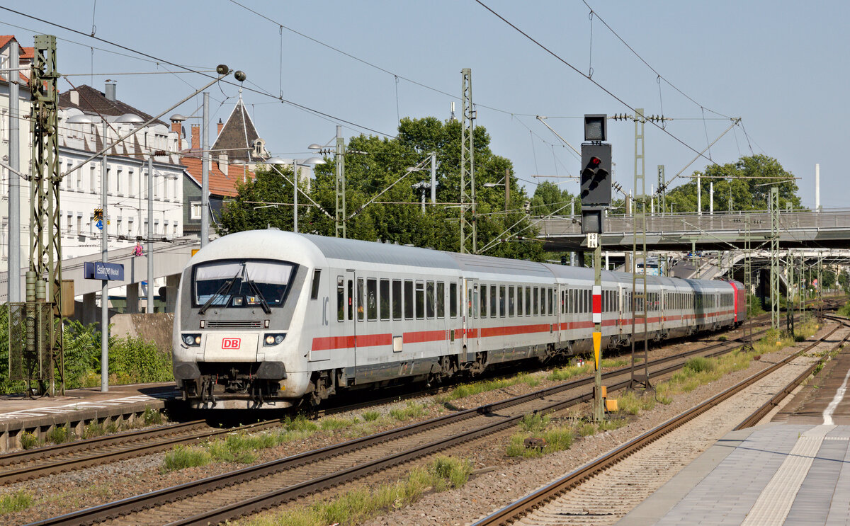 IC 2312 München-Frankfurt geschoben von einer 101 am 15.07.2022 in Esslingen. 