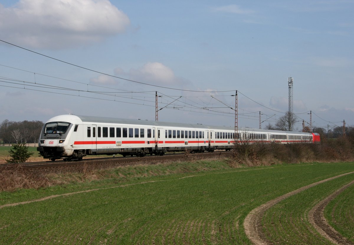 IC 2373 (Stralsund Hbf–Karlsruhe Hbf) am 26.03.2017 zwischen Klein Sstedt und Suderburg