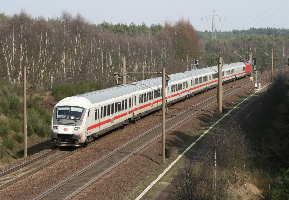 IC 2373 (Stralsund Hbf–Karlsruhe Hbf) am 23.03.2015 zwischen Suderburg und Unterl
