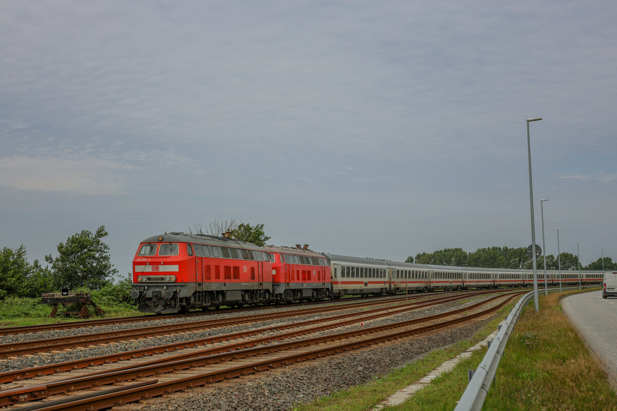IC 2375 „Wattenmeer  Westerland (Sylt) / Dagebüll Mole - Stuttgart in Husum am 7.8.2025