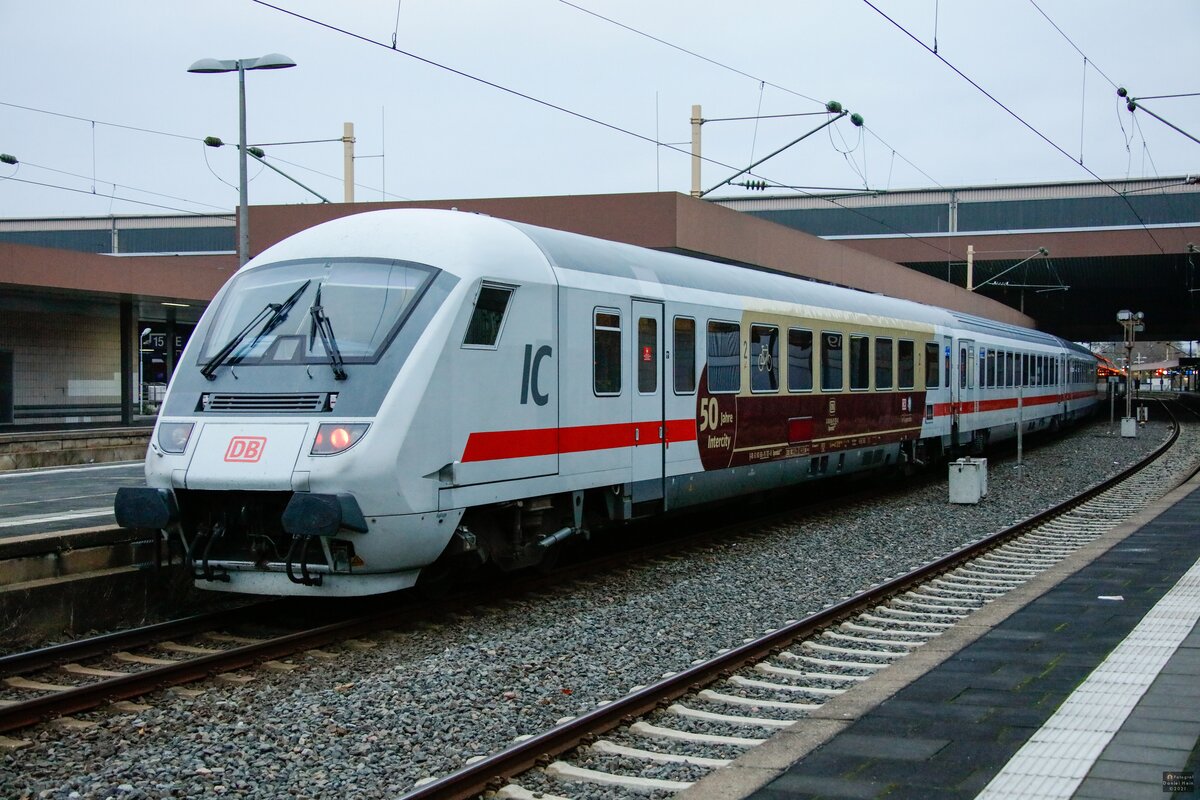 IC Steuerwagen  50 Jahre Intercity  in Düsseldorf Hbf, am 20.11.2021.