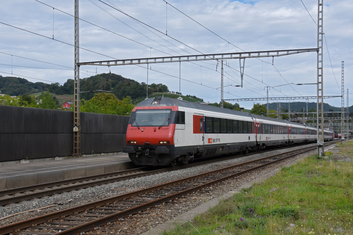 IC Steuerwagen Bt 50 85 28-94 986-2 durchfährt den Bahnhof Gelterkinden. Die Aufnahme stammt vom 25.08.2020.