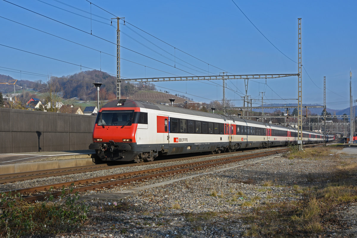 IC Steuerwagen Bt 50 85 28-94 923-5 durchfährt den Bahnhof Gelterkinden. Die Aufnahme stammt vom 11.01.2021.