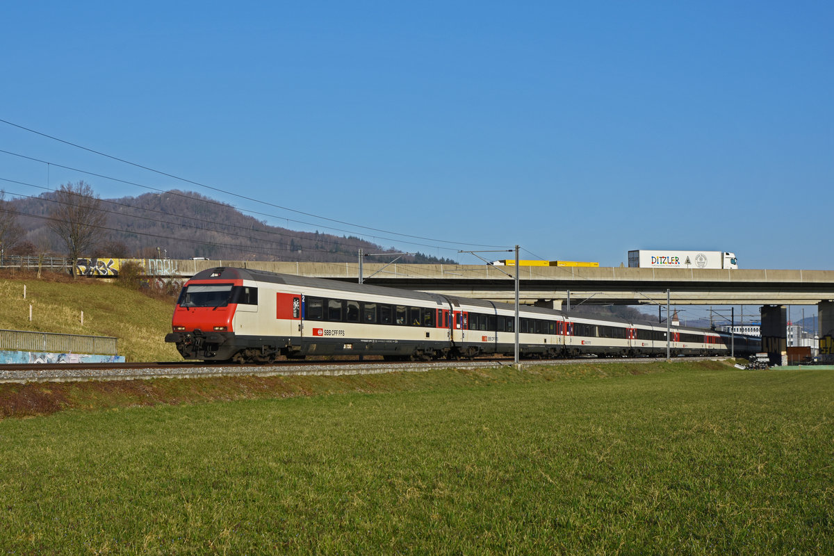 IC Steuerwagen Bt 50 85 28-94 923-5 fährt Richtung Bahnhof Itingen. Die Aufnahme stammt vom 01.03.2021.