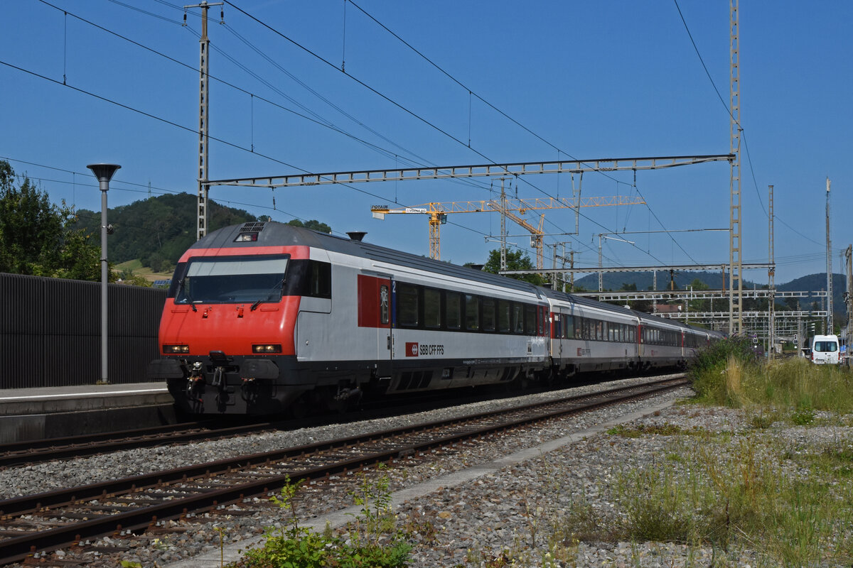 IC Steuerwagen Bt 50 85 28-94 971-4 durchfährt den Bahnhof Gelterkinden. Die Aufnahme stammt vom 12.08.2021
