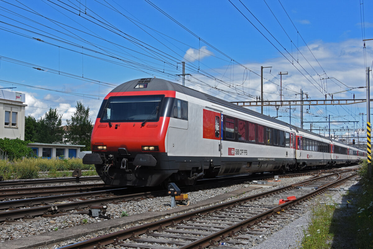 IC Steuerwagen Bt 50 85 28-94 914-4 durchfährt den Bahnhof Pratteln. Die Aufnahme stammt vom 01.07.2022.