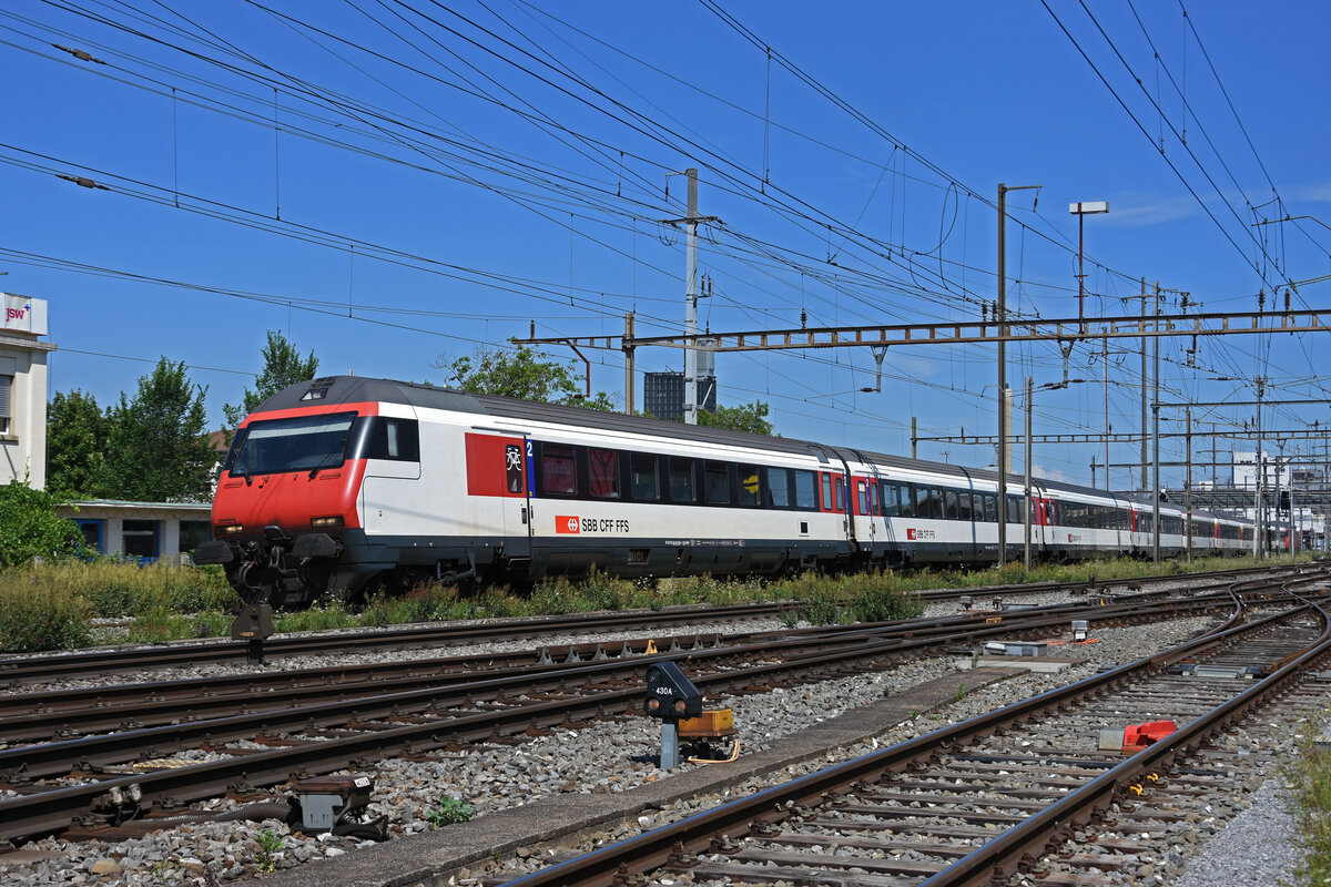 IC Steuerwagen Bt 50 85 28-94 933-4 durchfährt am 06.07.2022 den Bahnhof Pratteln.