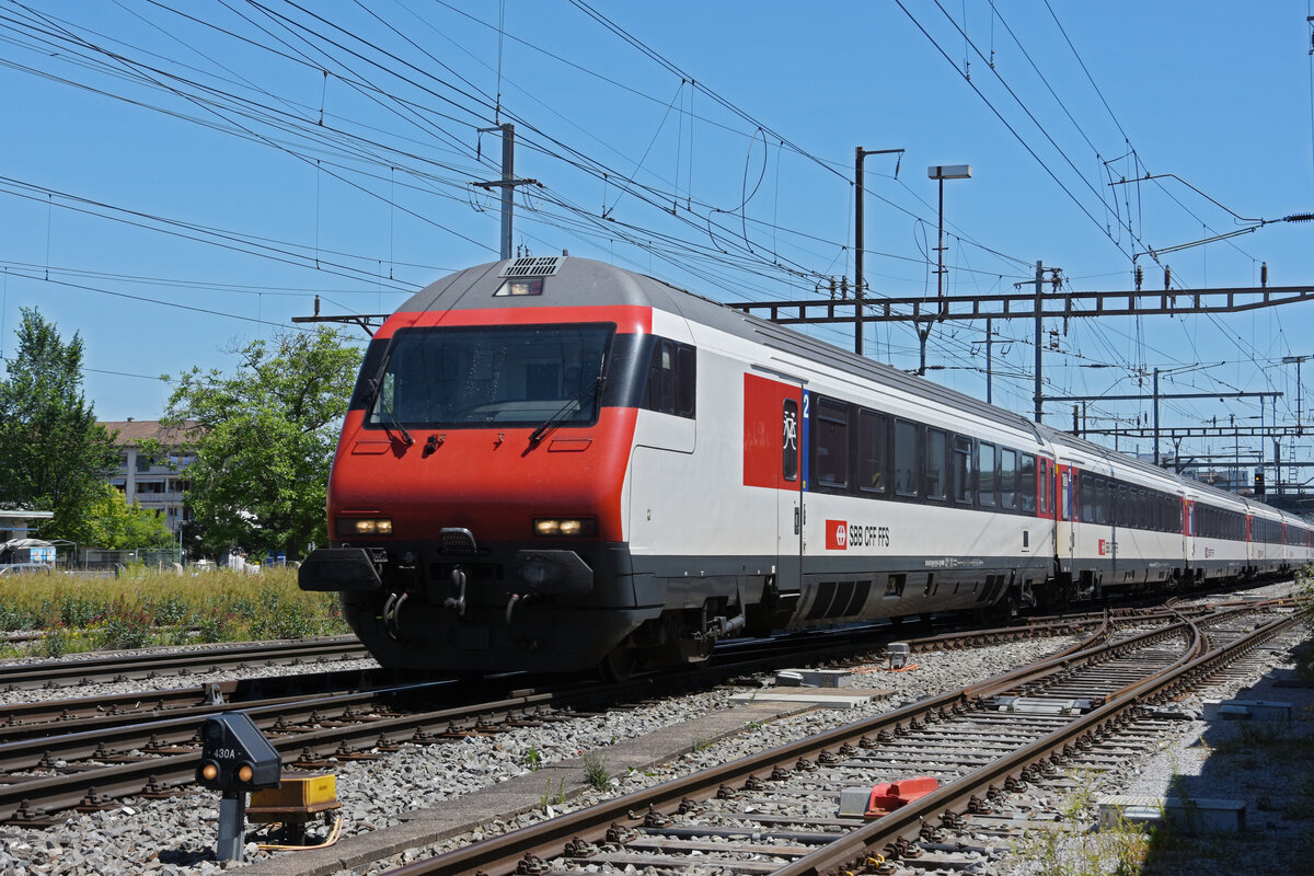 IC Steuerwagen Bt 50 856 28-94 913-6 durchfährt den Bahnhof Pratteln. Die Aufnahme stammt vom 11.06.2022.