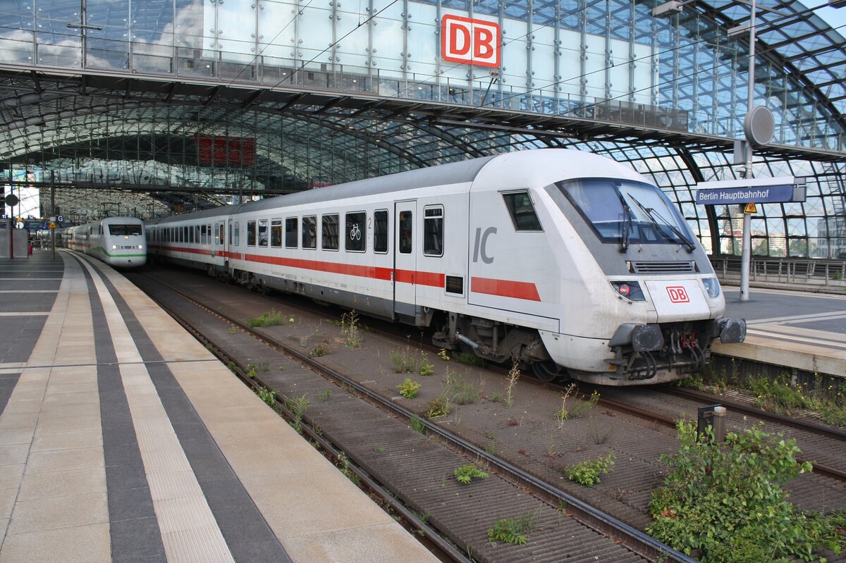 IC2011 von Berlin Hauptbahnhof nach Stuttgart Hauptbahnhof wird am 08.08.2021 im Startbahnhof bereitgestellt. 