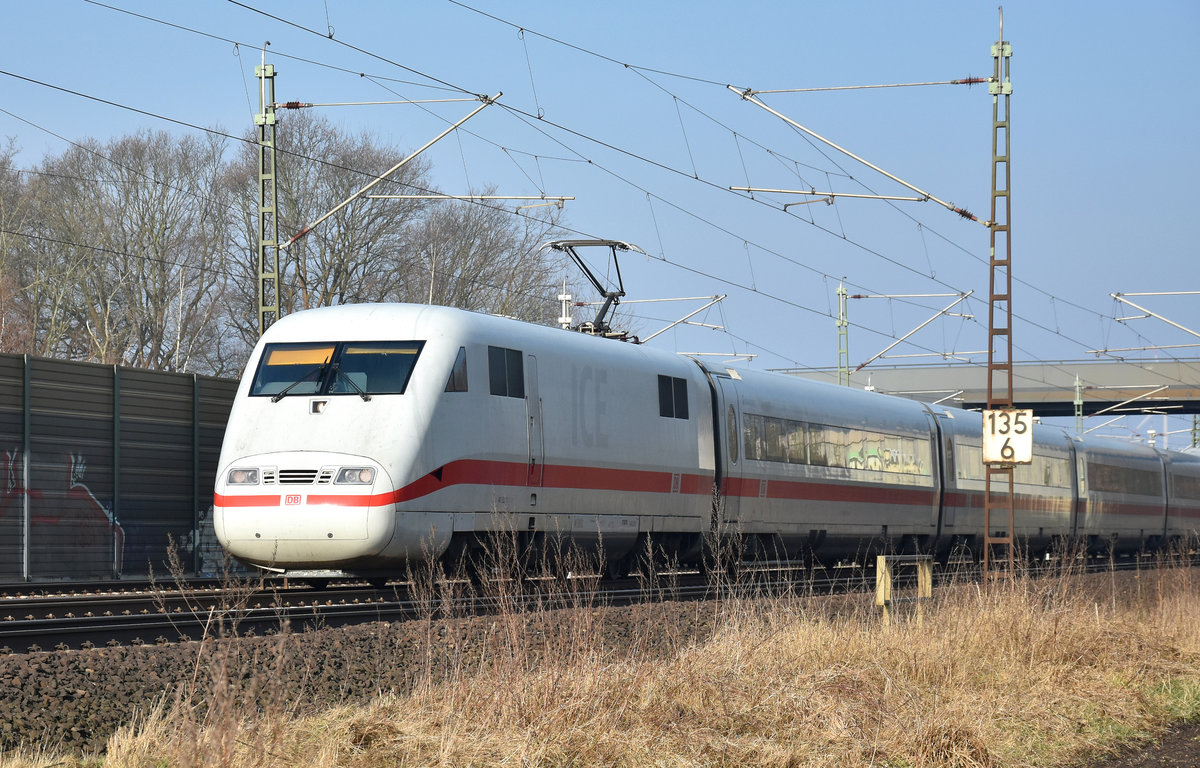 ICE 1 401 520-2 kommend aus Hamburg, unterwegs in Richtung Lüneburg. Höhe Bardowick, 06.03.2018