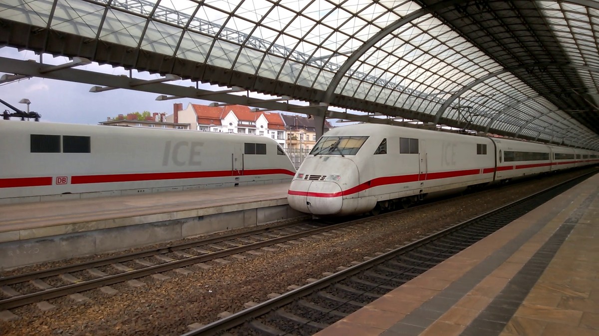 ICE 1 401  Mülheim an der Ruhr  & ICE 2 402 Aufgenommen 26.04.2015 in Berlin-Spandau