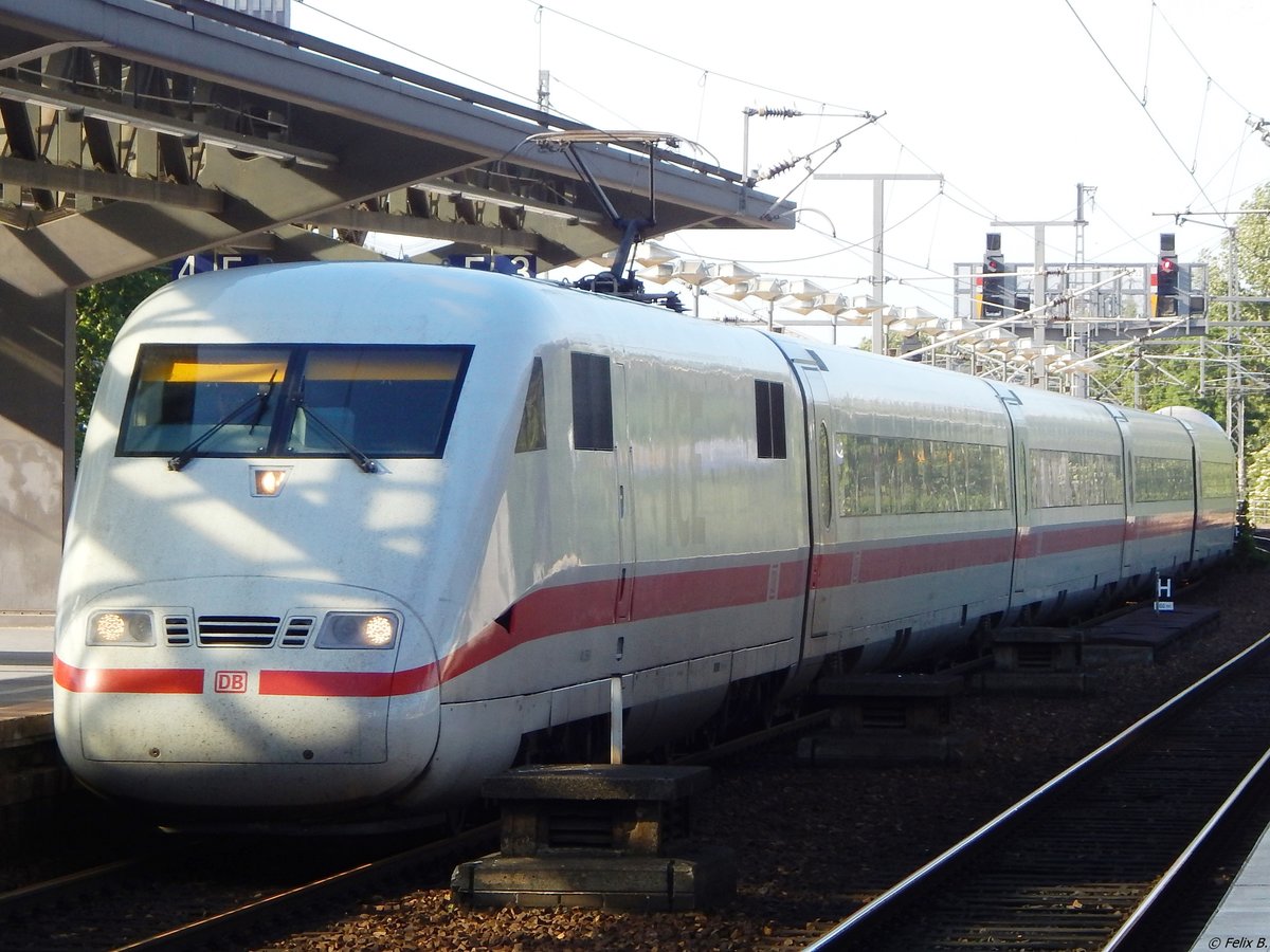 ICE 1 in Berlin im Berliner Bahnhof Zoo am 08.06.2016