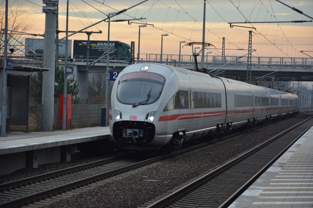 ICE 1724 von Leipzig Hbf nach Hamburg-Altona. Aufgenommen am 18.12.2013 gegen 10:50 Großbeeren.