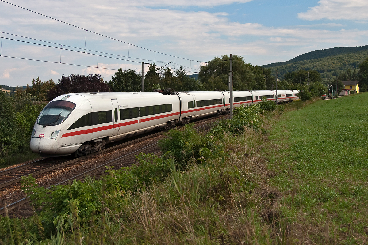 ICE 22 (Wien - Dortmund), unterwegs auf der alten Westbahntrasse bei Hofstatt, am 31.08.2013.
