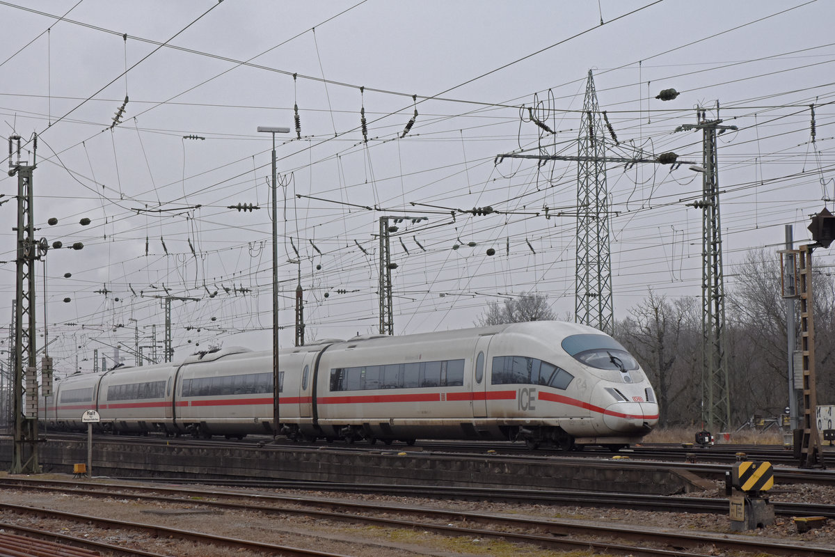 ICE 3 403 563-0 verlässt den badischen Bahnhof. Die Aufnahme stammt vom 22.01.2020.