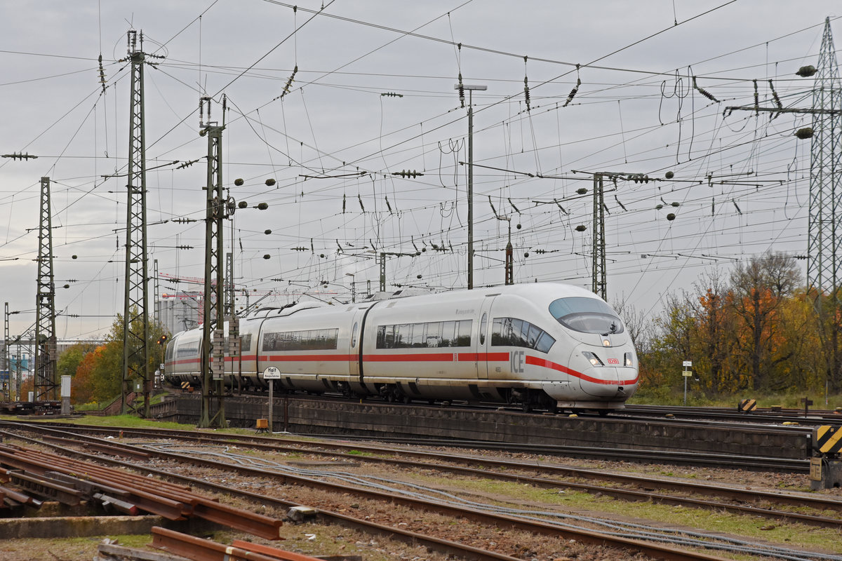 ICE 3 406 583-5 fährt beim badischen Bahnhof ein. Die Aufnahme stammt vom 08.11.2019.