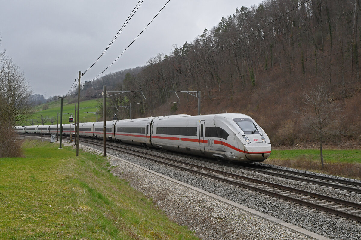 ICE 4 0812 001-7 fährt am 04.03.2024 Richtung Bahnhof Tecknau.