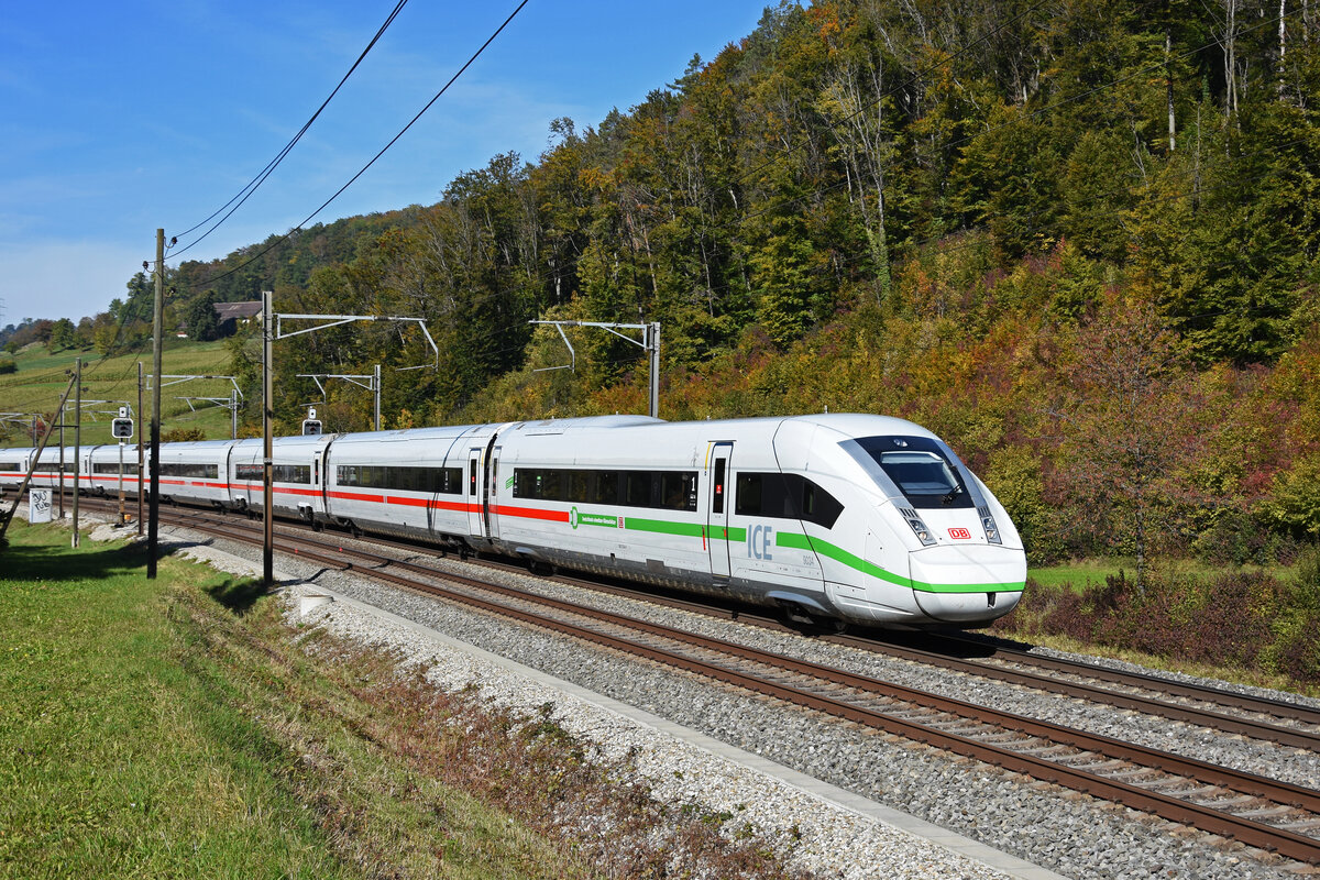 ICE 4 0812 034-8 fährt Richtung Bahnhof Tecknau. Die Aufnahme stammt vom 18.10.2021.