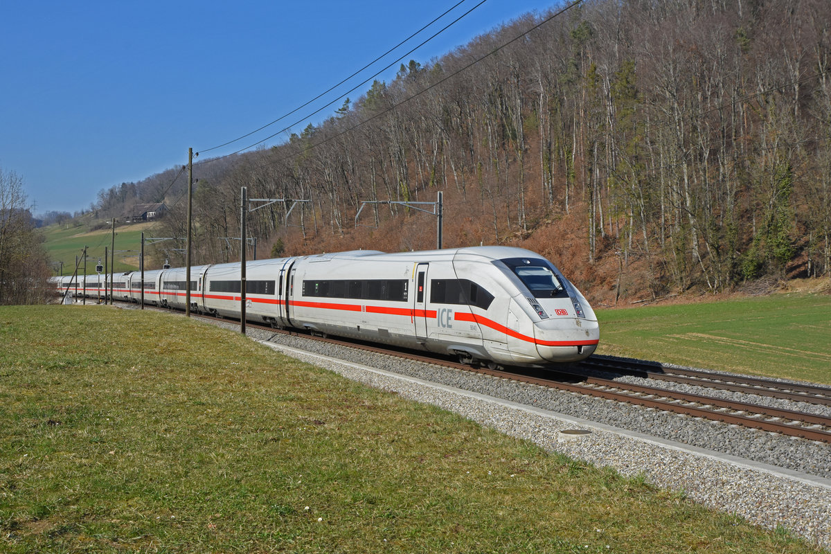 ICE 4 0812 040-5 fährt Richtung Bahnhof Gelterkinden. Die Aufnahme stammt vom 01.03.2021.