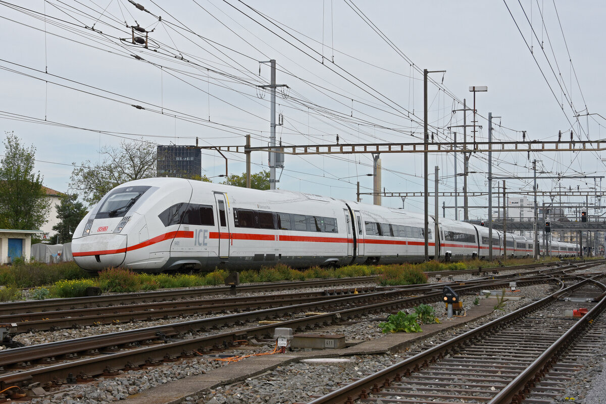 ICE 4 0812 081-9 durchfährt den Bahnhof Pratteln. Die Aufnahme stammt vom 13.09.2022.