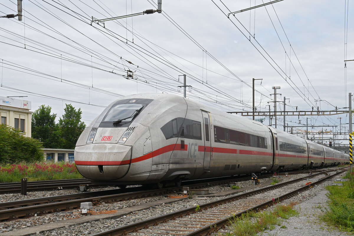 ICE 4 0812 084-3 durchfährt am 26.05.2025 den Bahnhof Pratteln.
